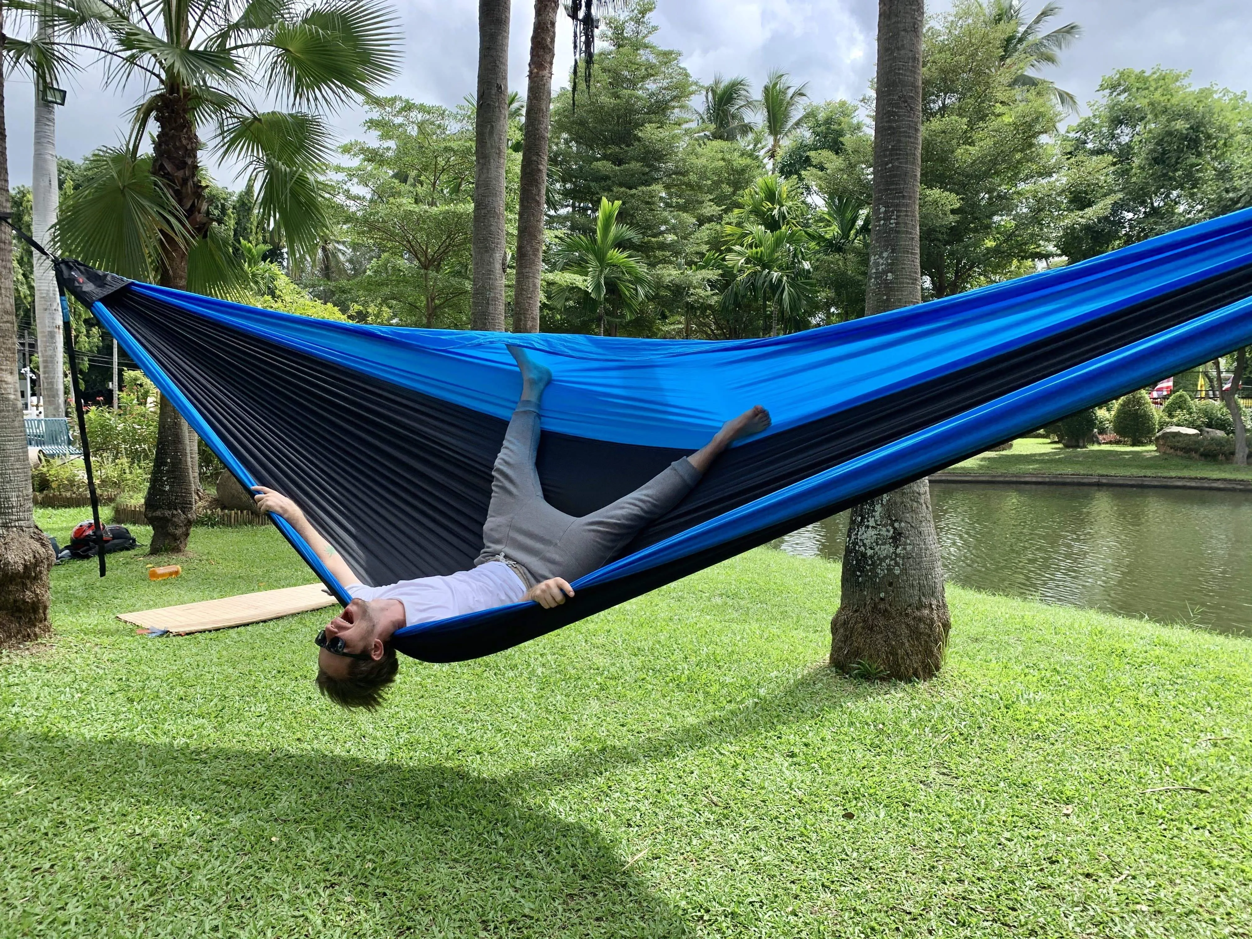 "21ft" BaseCamp Hammock™ - Black & Aqua