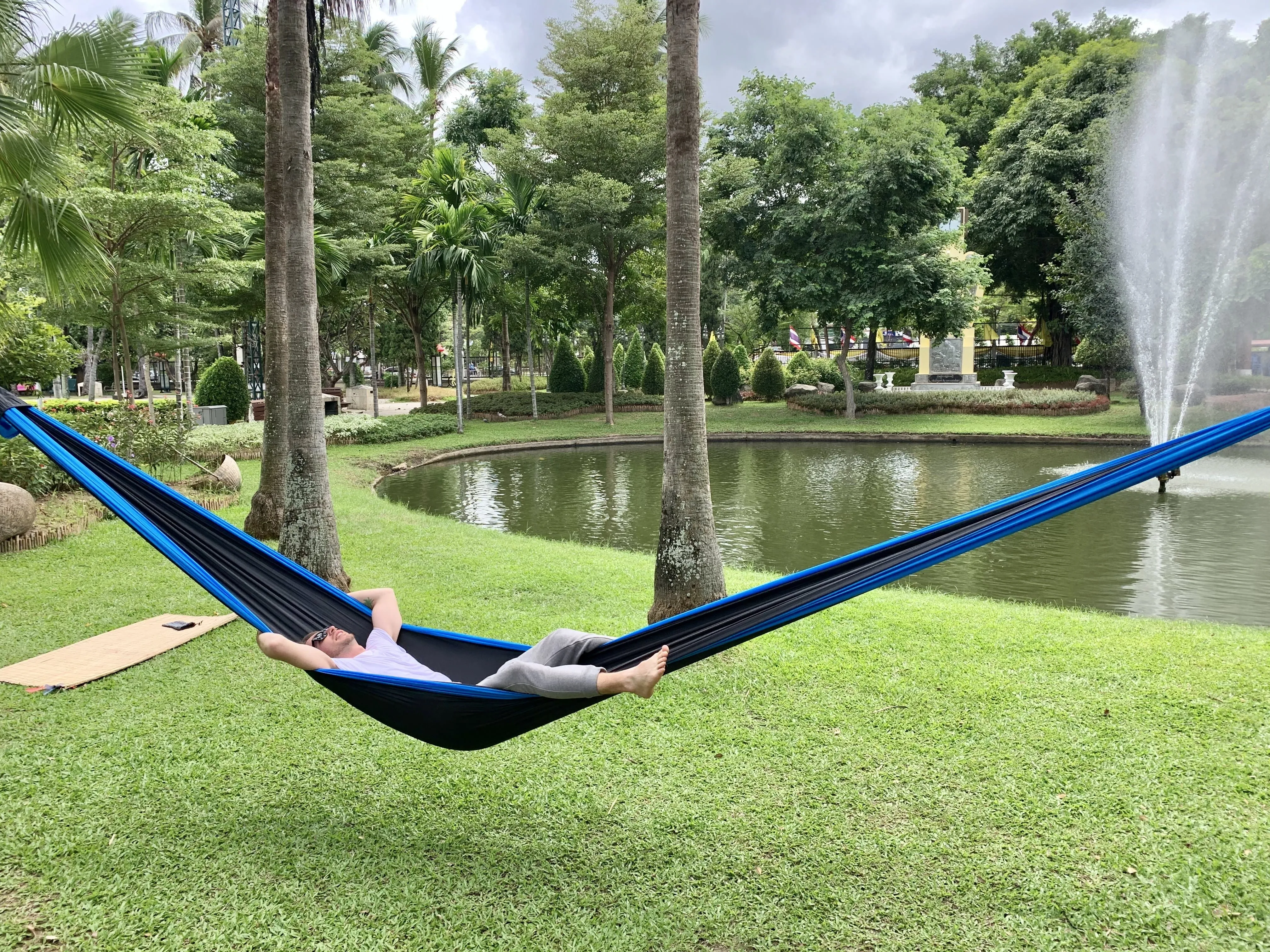 "21ft" BaseCamp Hammock™ - Black & Aqua