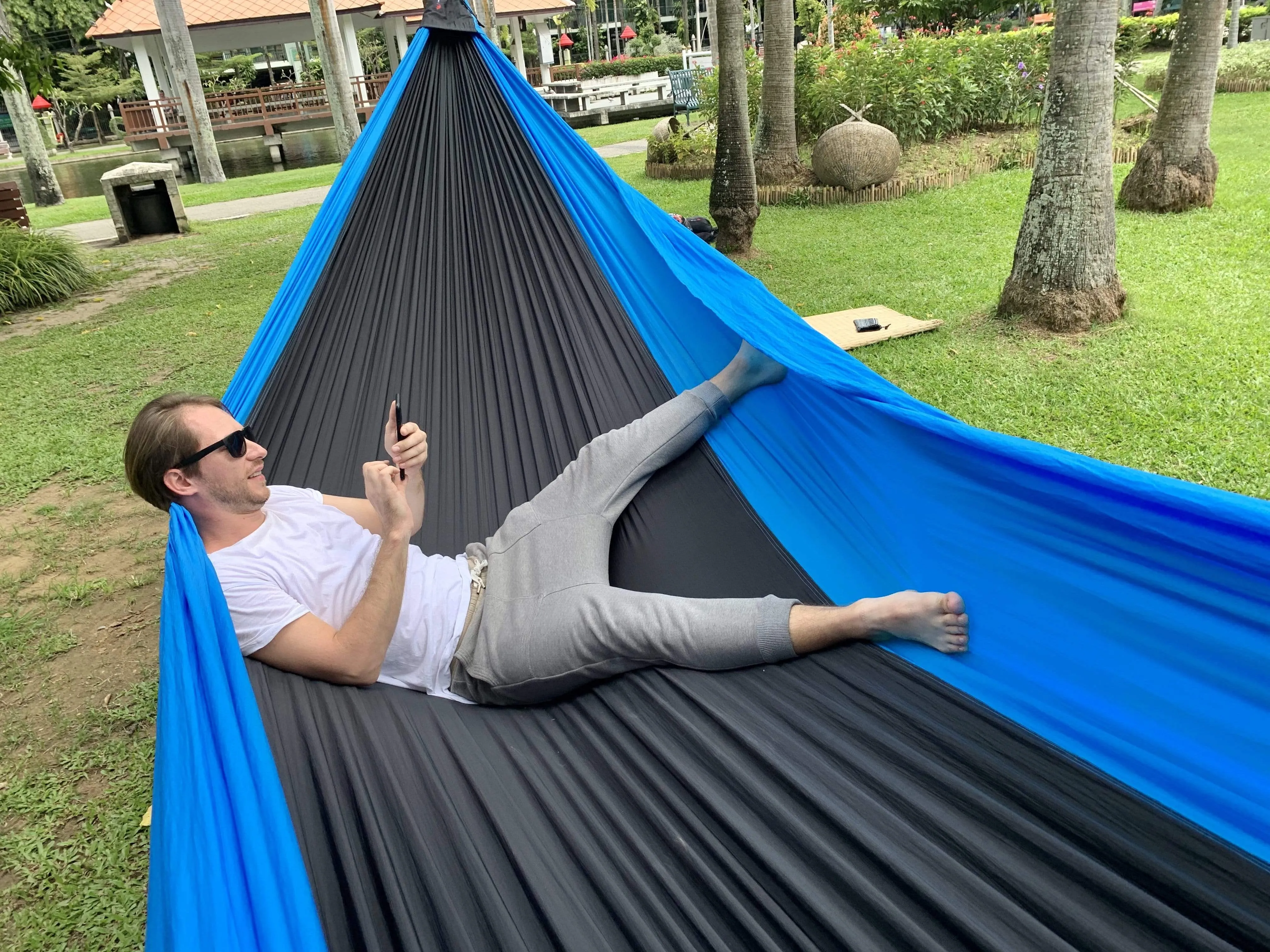 "21ft" BaseCamp Hammock™ - Black & Aqua