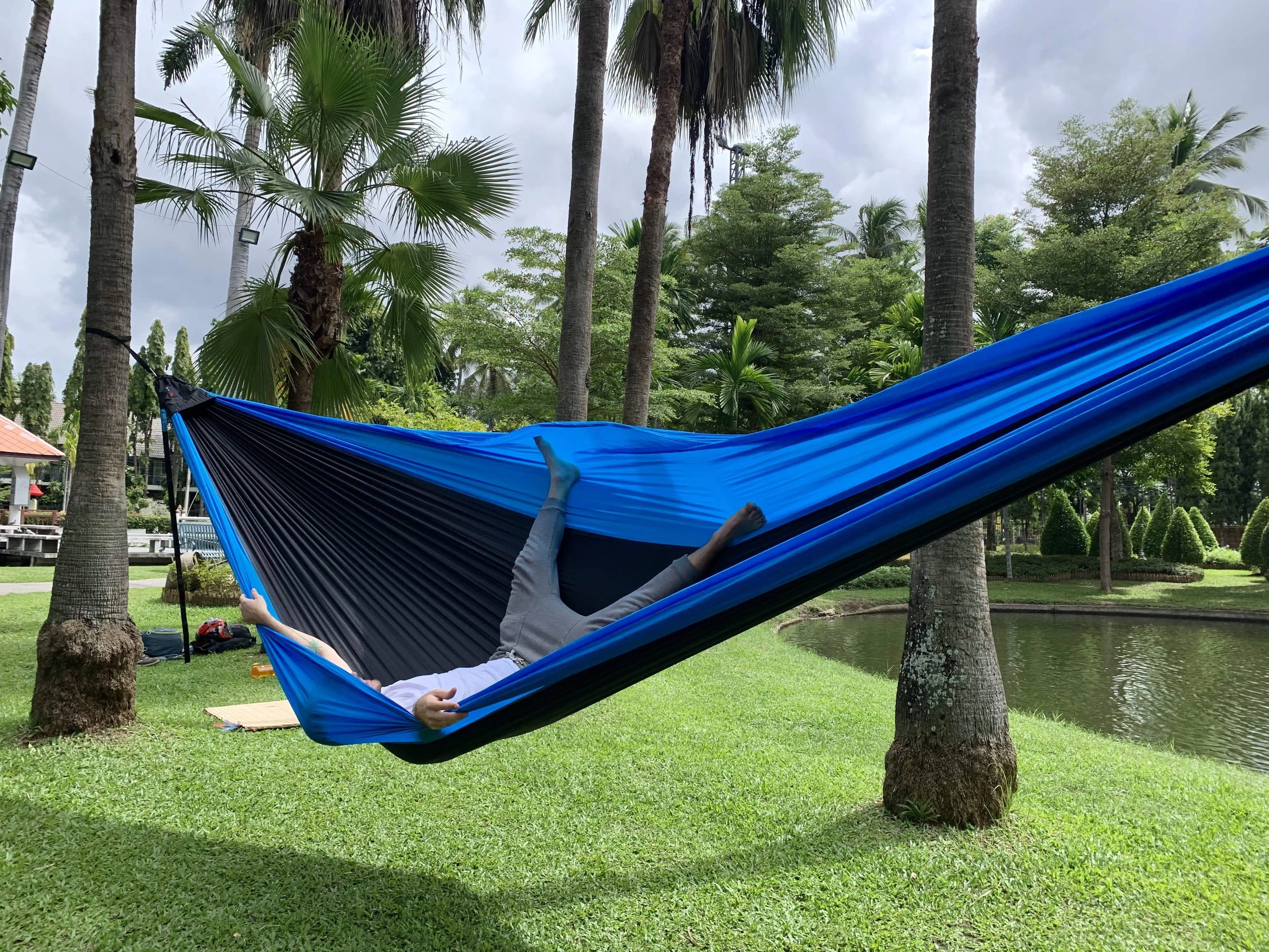 "21ft" BaseCamp Hammock™ - Black & Aqua